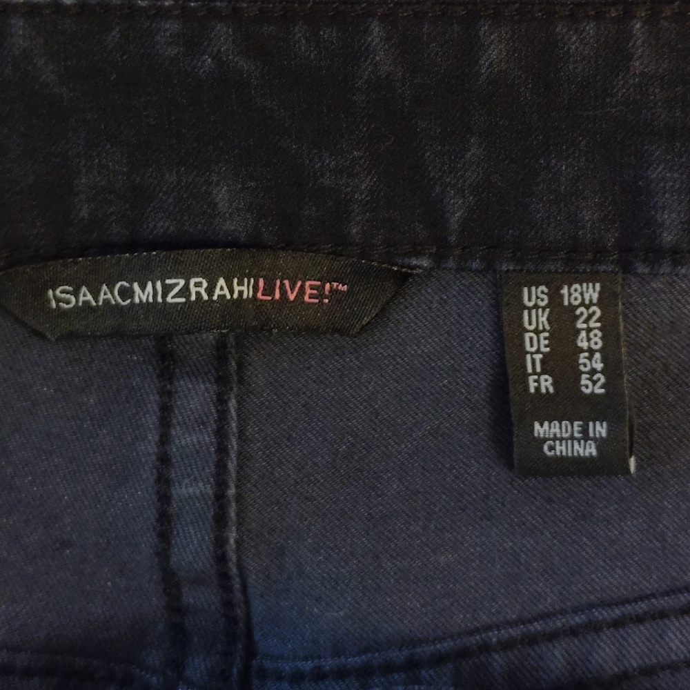 Isaac Mizrahi Black Ankle Cropped Jeans - Picture 3 of 6